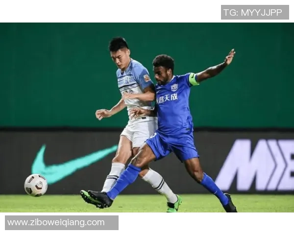 重庆足球队以67分领跑冠军赛积分榜展现强劲实力